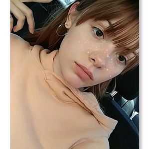 Meet your Posher, Ella